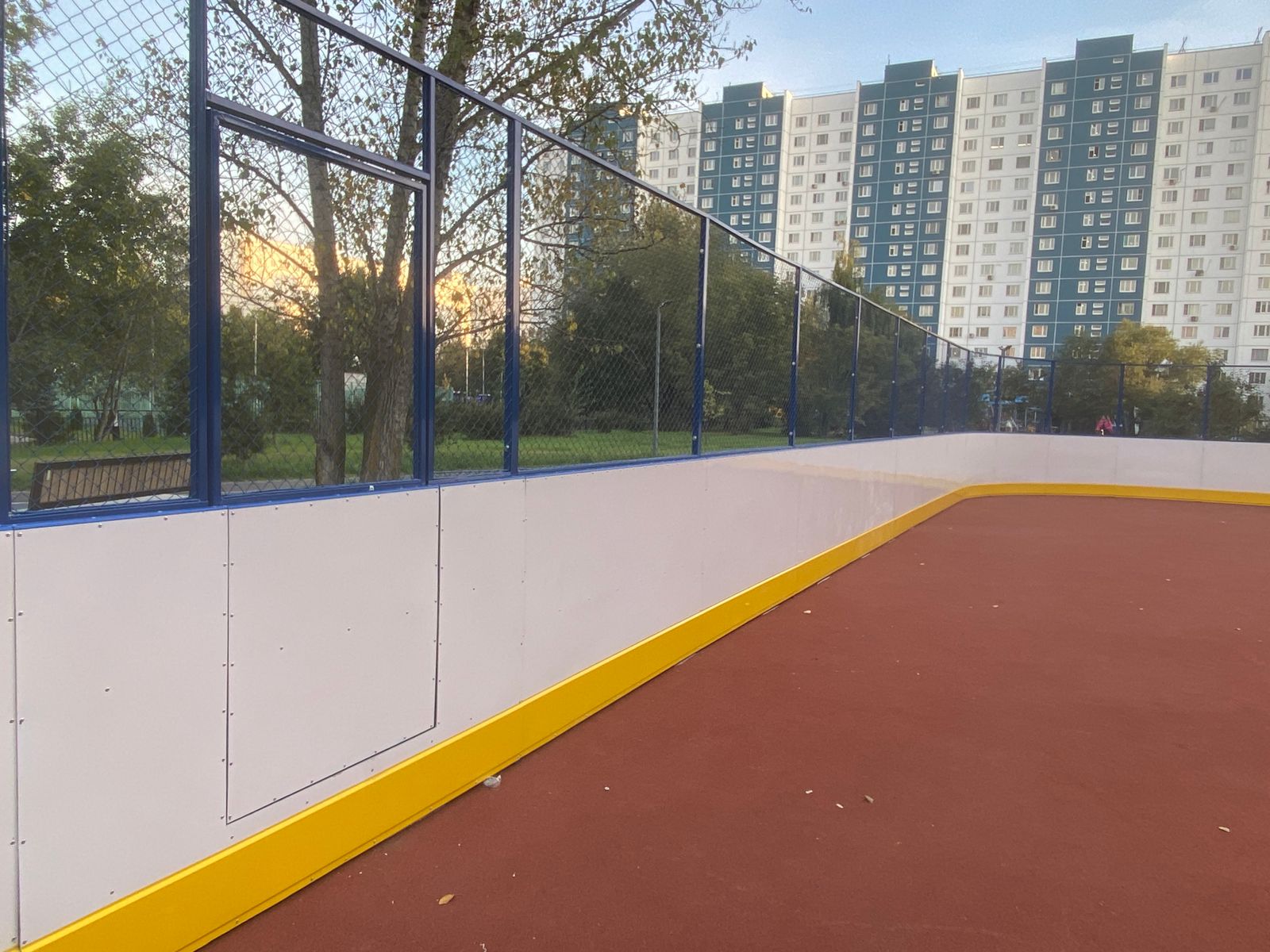 Введен в эксплуатацию хоккейный корт 40х20сетка по периметру г.Москва